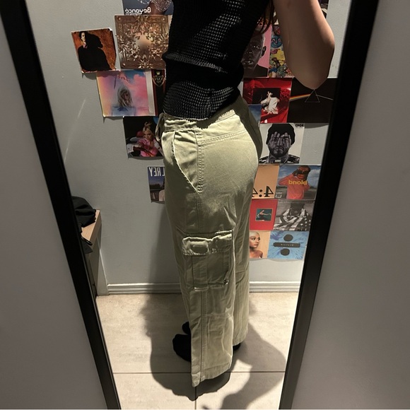Calvin Klein cargo with Drawstring Pants - Picture 2 of 4